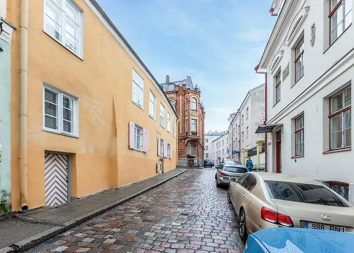 Cozy Nest In The Old Town Апартаменти *