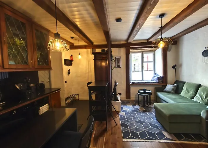 Cozy Nest In The Old Town Апартаменти *